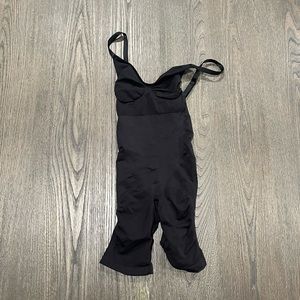 NWOT Skims Sculpting Bodysuit Mid Thigh W. Open Gusset Onyx - Size L/XL